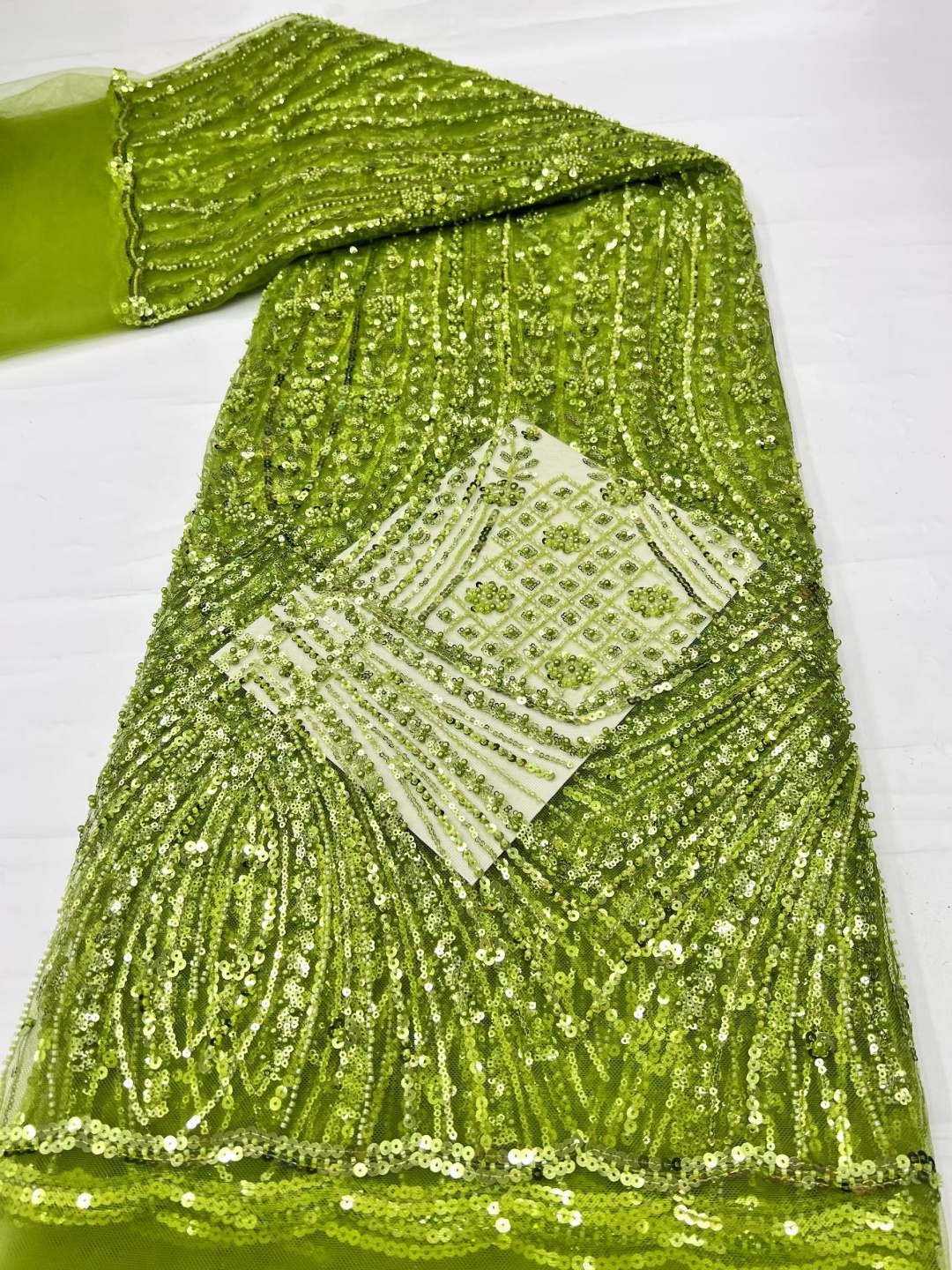 Hot Sale Dignified Exquisite U - مراجعة Embroidery Net Dress وسعره