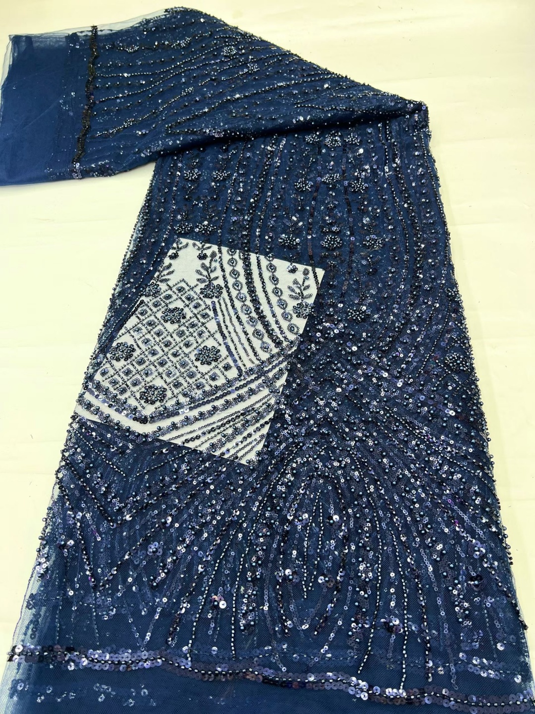 Hot Sale Dignified Exquisite U - مراجعة Embroidery Net Dress وسعره