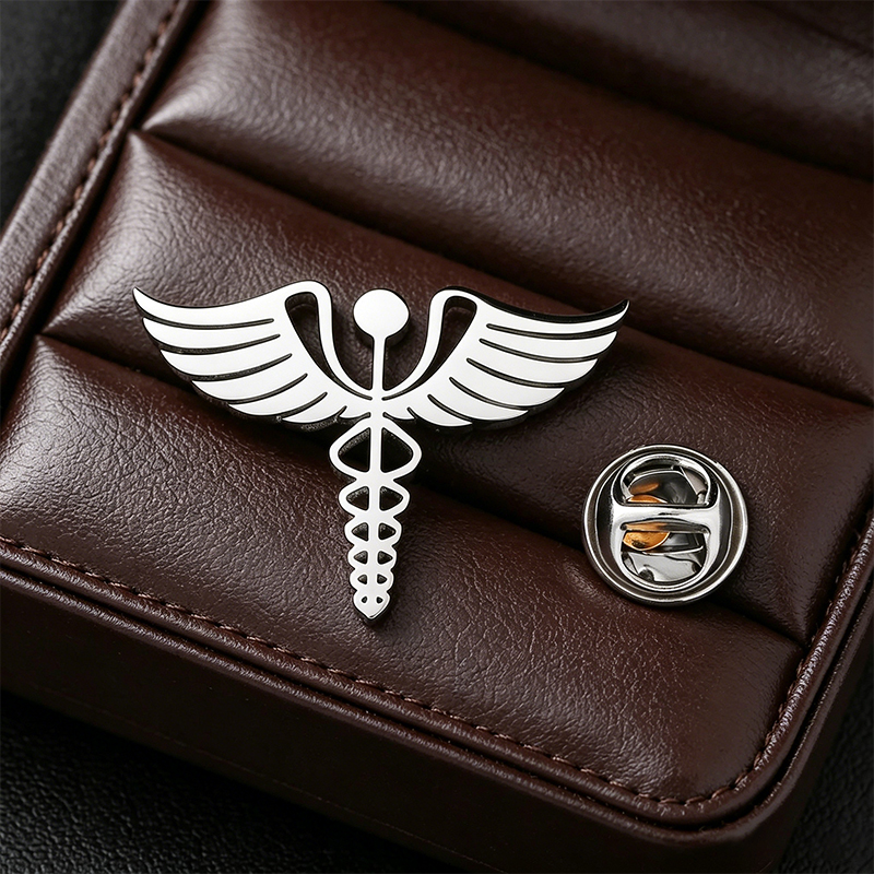 Custom Logo Brooches Custom St - مراجعة Embroidery Illustration وسعره