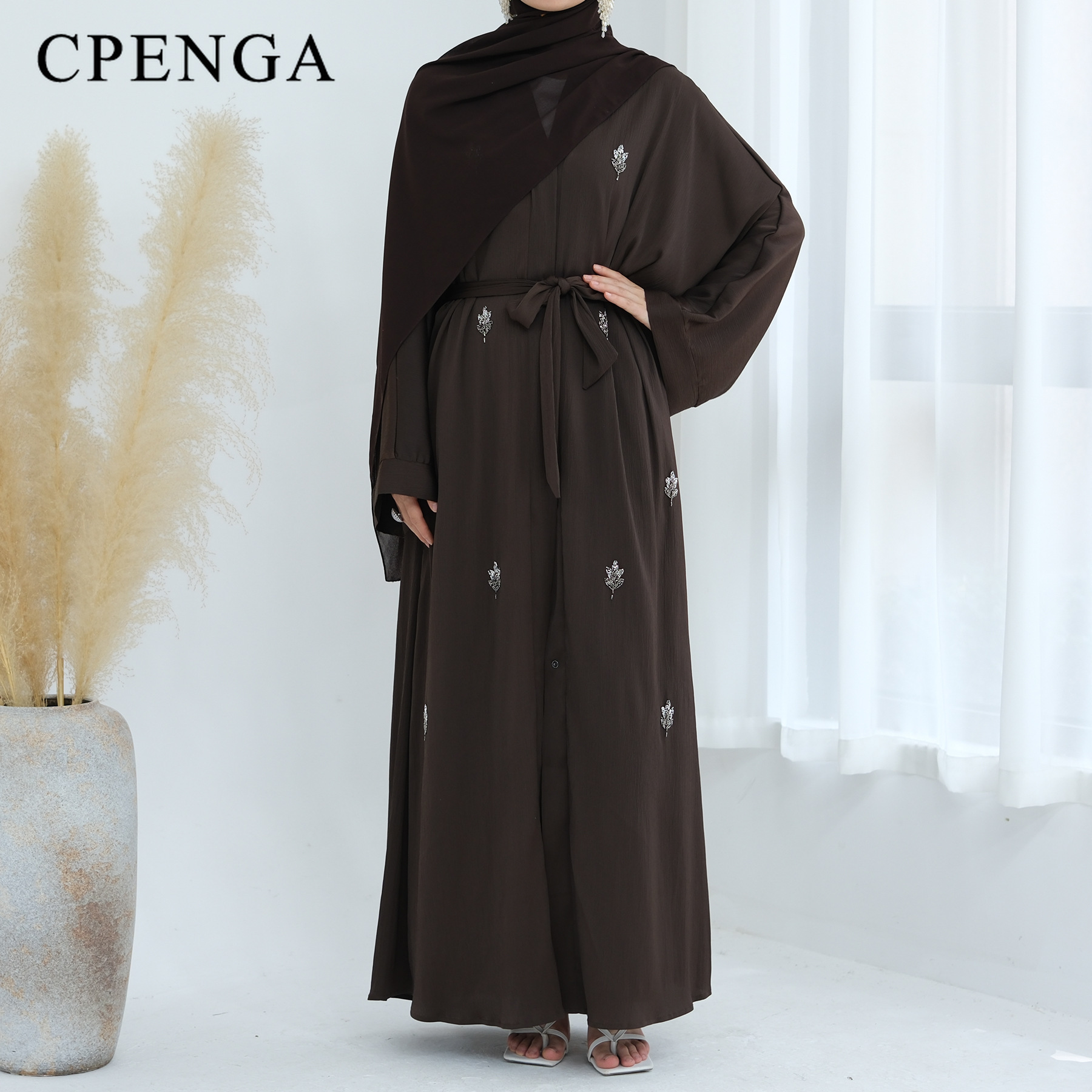 Luxuru Embroidery Dubai Abaya  - مراجعة Embroidery Arabic وسعره