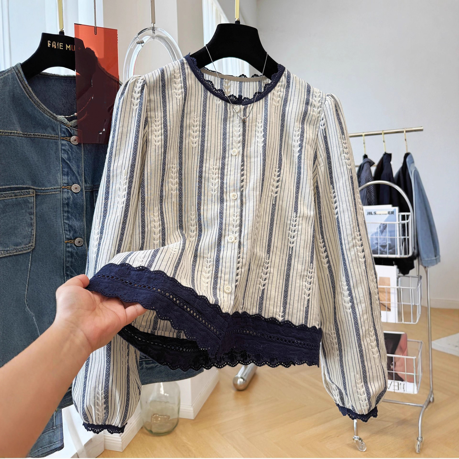 Women's Striped Lace Trim Blou - مراجعة Embroidery Shirt وسعره