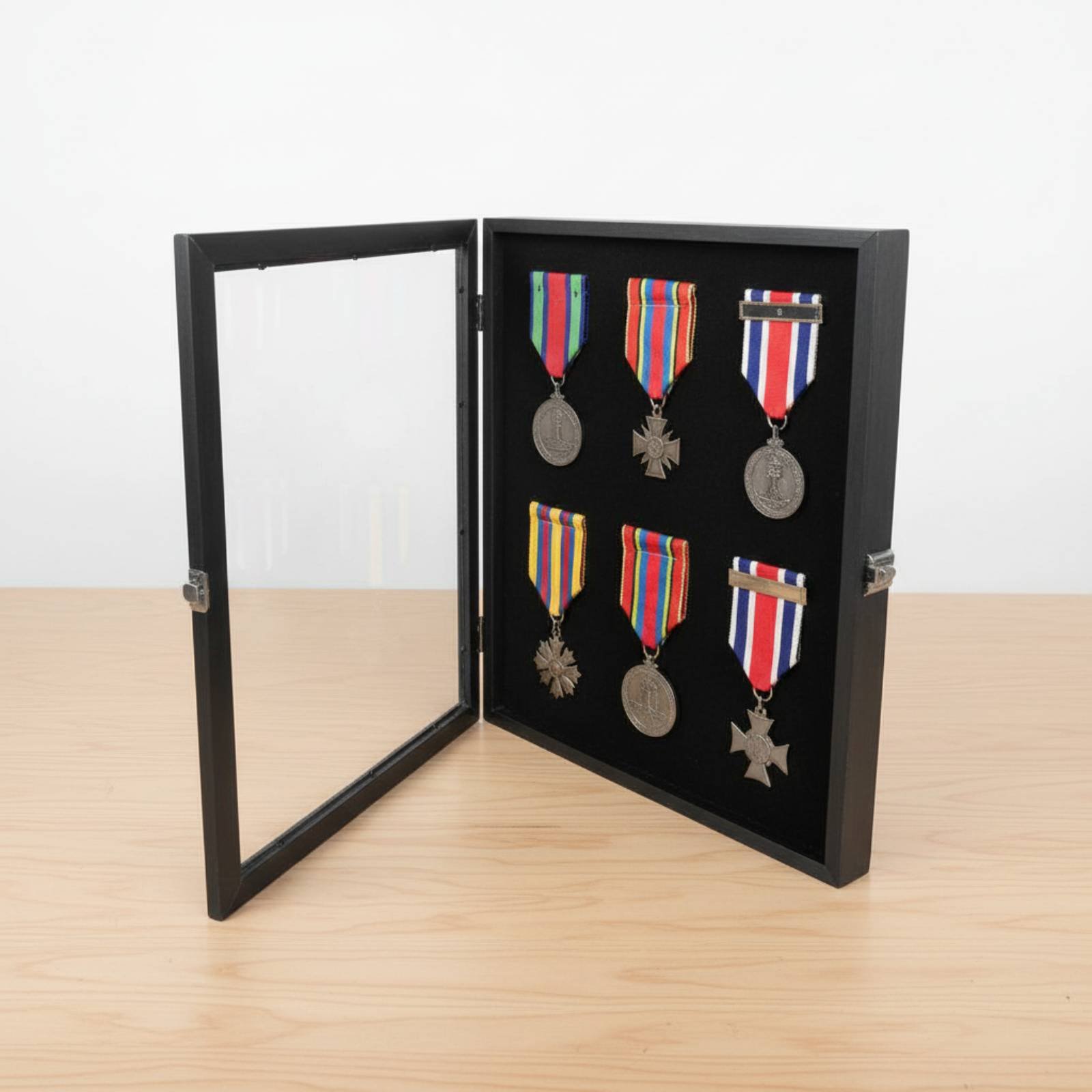 Badge Display Frame Transparen - مراجعة Frame Display Wood وسعره